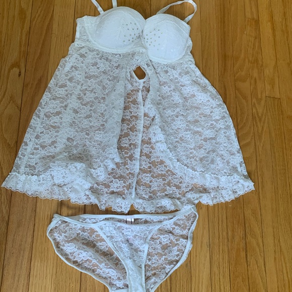 Intimate wear - Picture 1 of 10